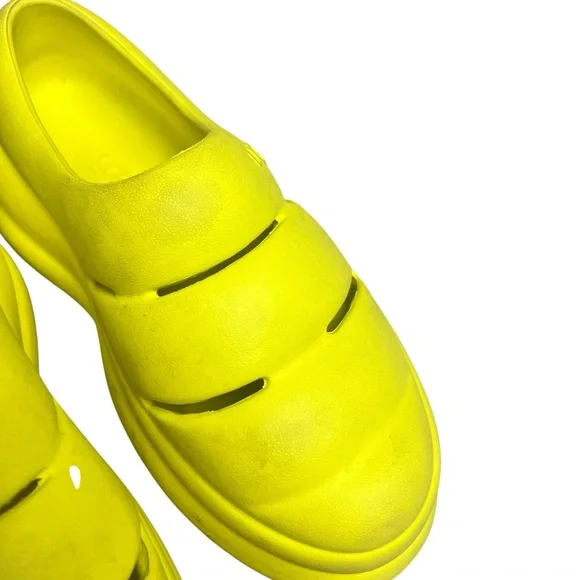 UGG Women's Sport Yeah Clog Slip On Shoes 1132890 Canary Yellow - Picture 2 of 5